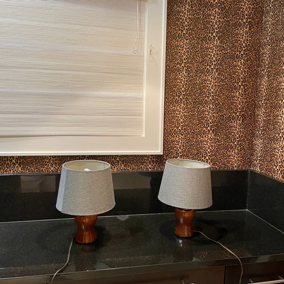 A pair of accent lamps to go anywhere - Picture 2 of 9